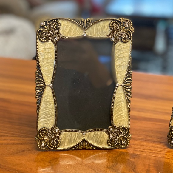 Set of 2 frames - 3.5x5” - Picture 2 of 5